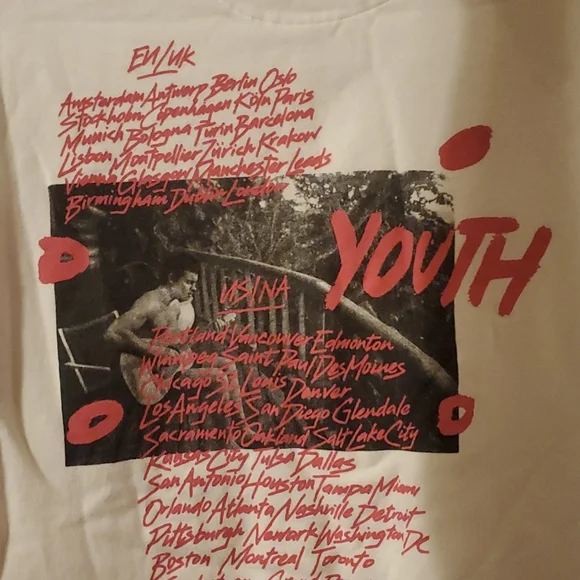 (🛍BOGO) SHAWN MENDES: Tour Hoodie - Picture 6 of 7